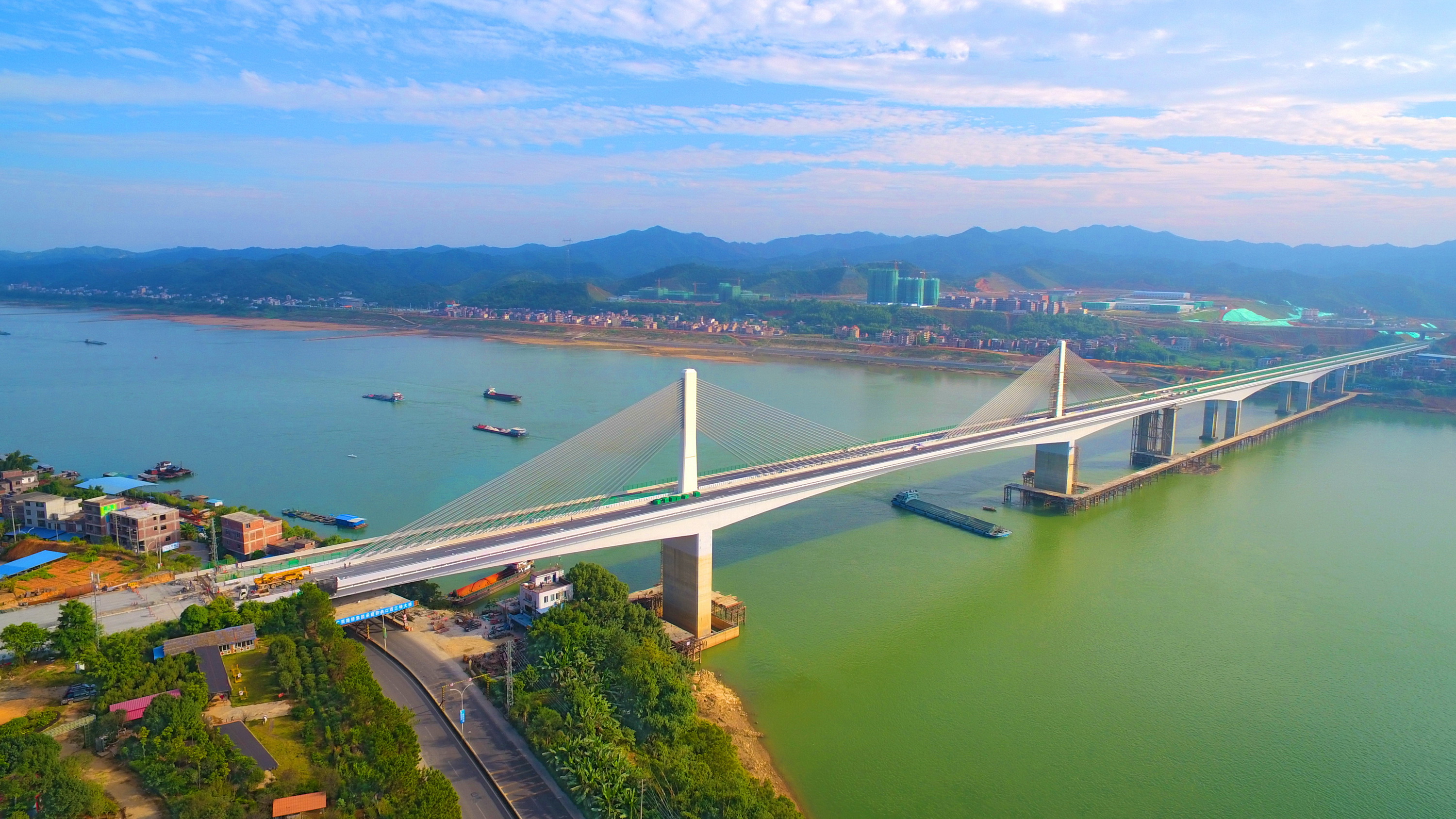 梧州市環(huán)城公路扶典口西江特大橋