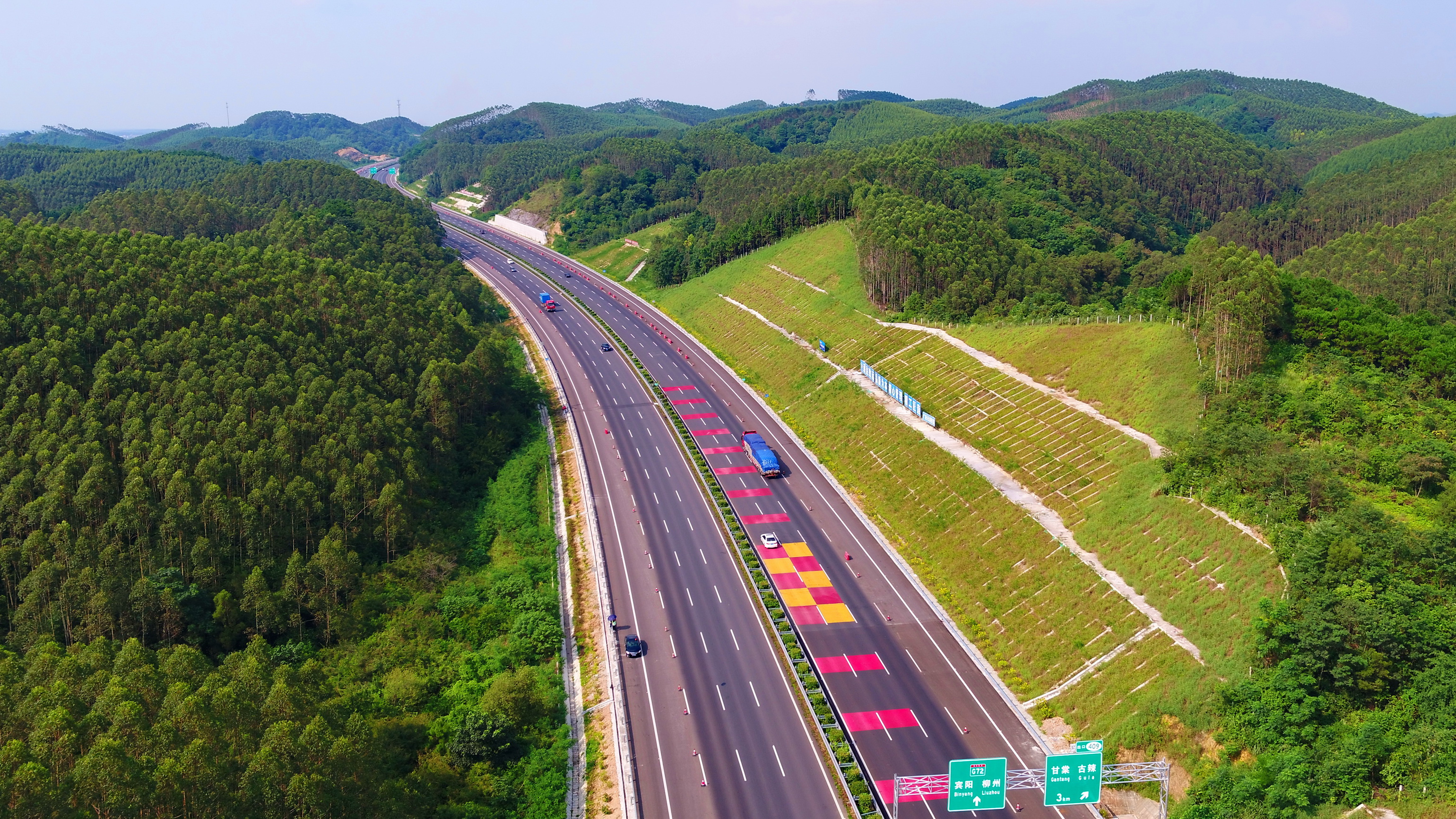 柳州至南寧高速公路改擴(kuò)建工程