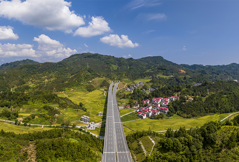 天峨經(jīng)鳳山至巴馬高速公路
