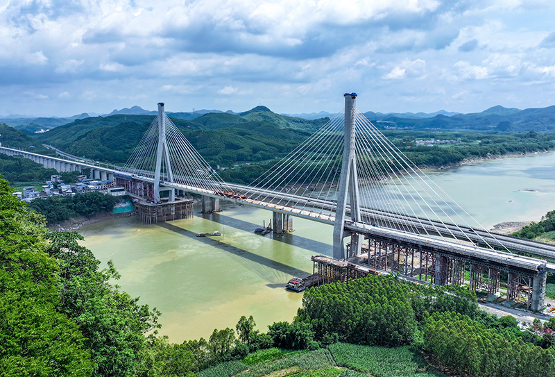 柳梧鐵路盤龍柳江特大橋航拍圖(黎文剛攝).jpg 柳梧鐵路盤龍柳江特大橋航拍圖(黎文剛攝).jpg